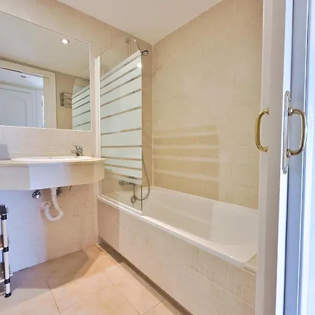 Skol 412. Renovated Two Bedrooms Duplex With Sea View. 아파트 *