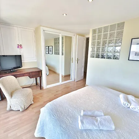 Skol 412. Renovated Two Bedrooms Duplex With Sea View. * 马尔韦利亚